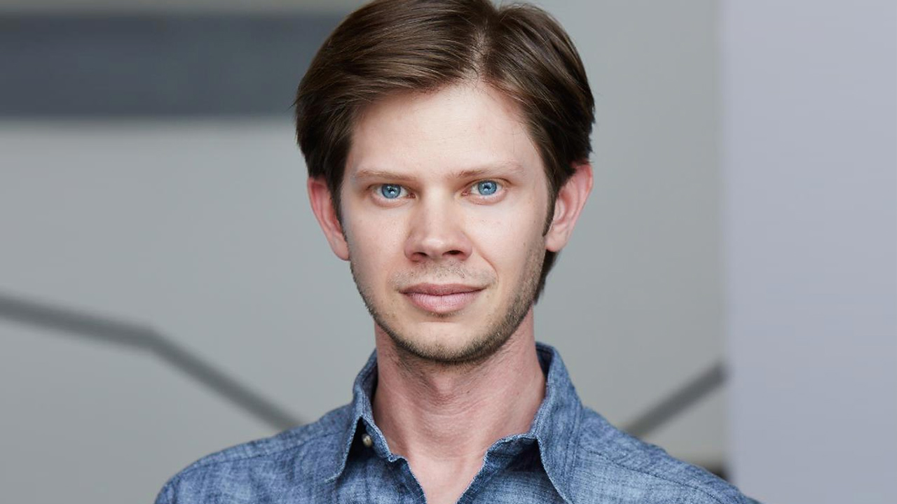 How tall is Lee Norris?